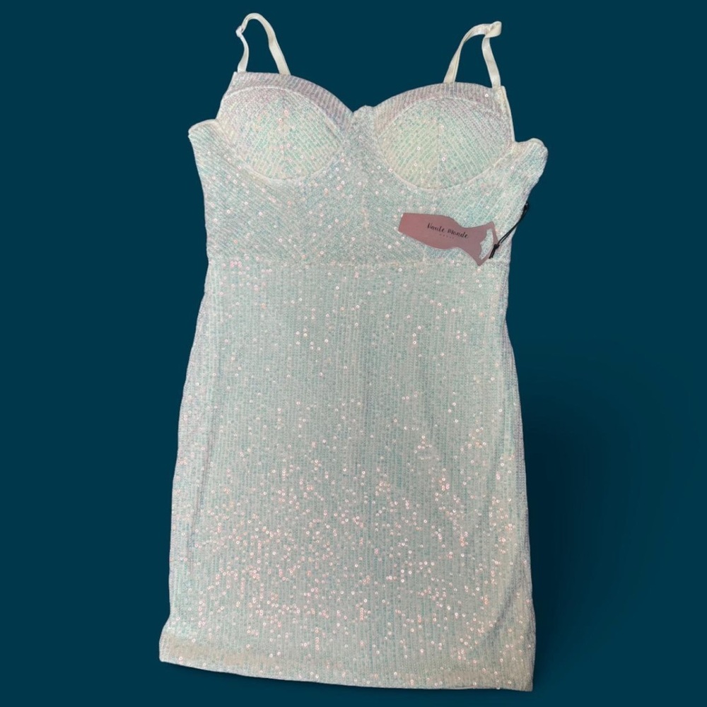 Haute Monde Sparkling Sequin Mini Dress. Medium